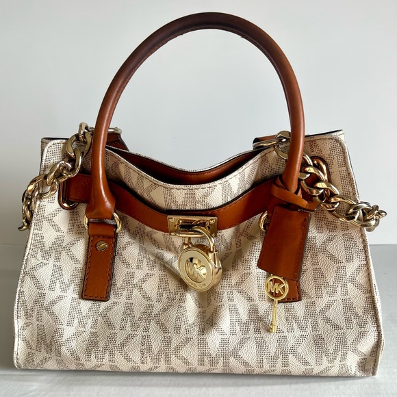 MICHAEL Michael Kors Handbags - Michael Kors | Lock and Key Good Condition Purse